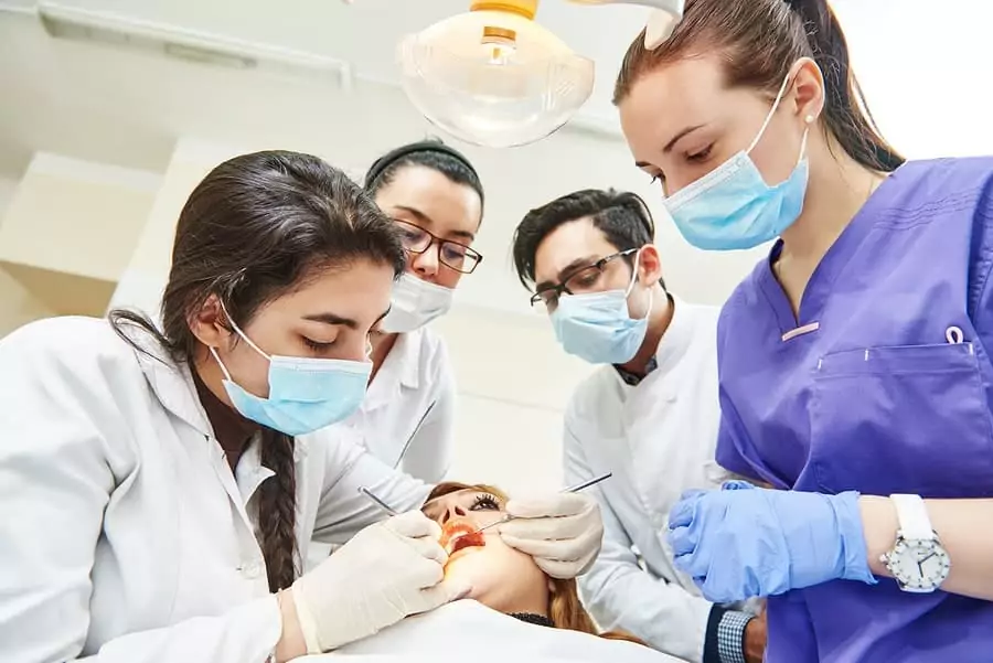 بورسیه دندانپزشکی در ایتالیا 1