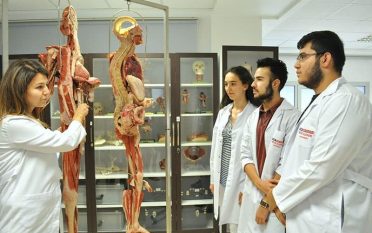 تحصیل-در-دانشگاه-حاجت-تپه